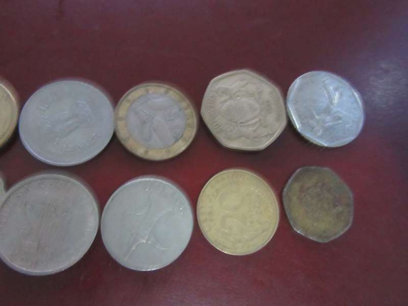 GOOD START FOR THE BEGINNER - 10 INTERNATIONAL COINS - AS PER SCAN - CO19