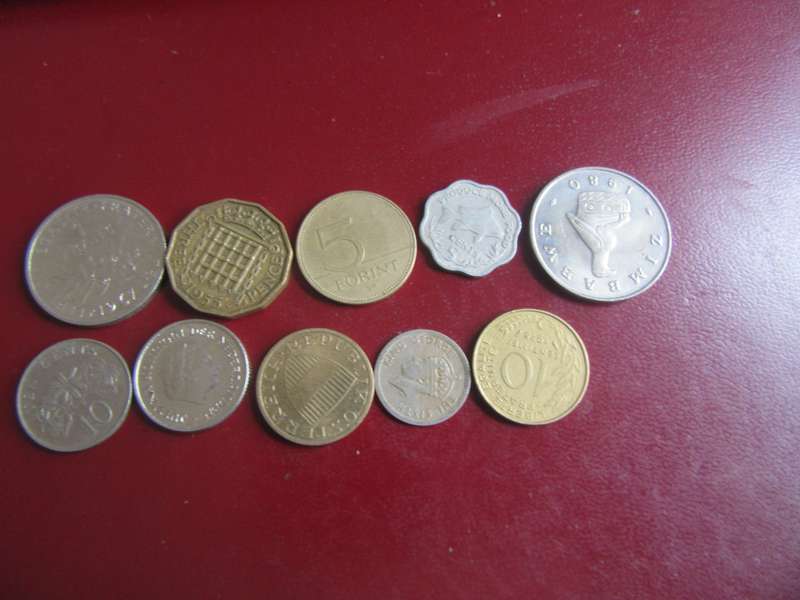 GOOD START FOR THE BEGINNER - 10 INTERNATIONAL COINS - AS PER SCAN - CO28