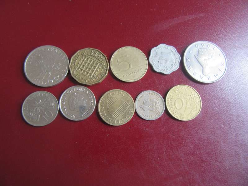 GOOD START FOR THE BEGINNER - 10 INTERNATIONAL COINS - AS PER SCAN - CO28