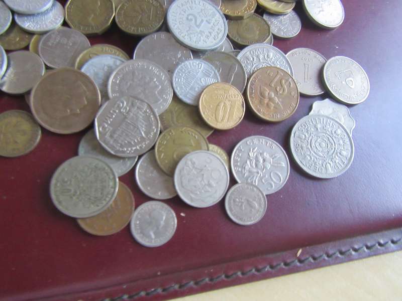 95ASSORTED INTERNATIONAL COINS - AS PER SCAN - BID PER ITEM - WA