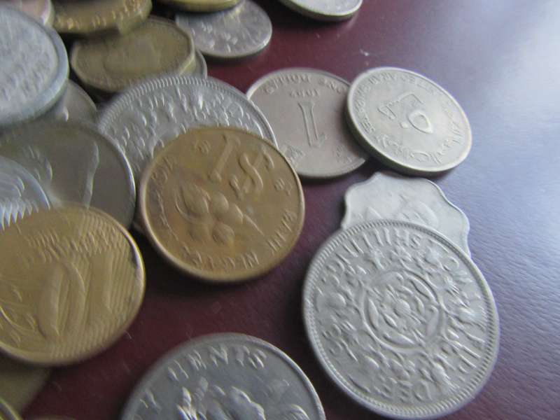 95ASSORTED INTERNATIONAL COINS - AS PER SCAN - BID PER ITEM - WA