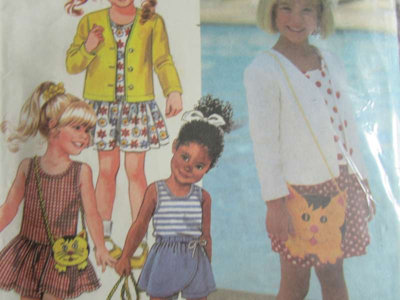 SIMPLICITY PATTERN NO. 7732 - SIZE AA - 2-4 - COMPLETE