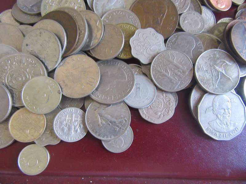 195ASSORTED INTERNATIONAL COINS - AS PER SCAN - BID PER ITEM - FA 2.5.