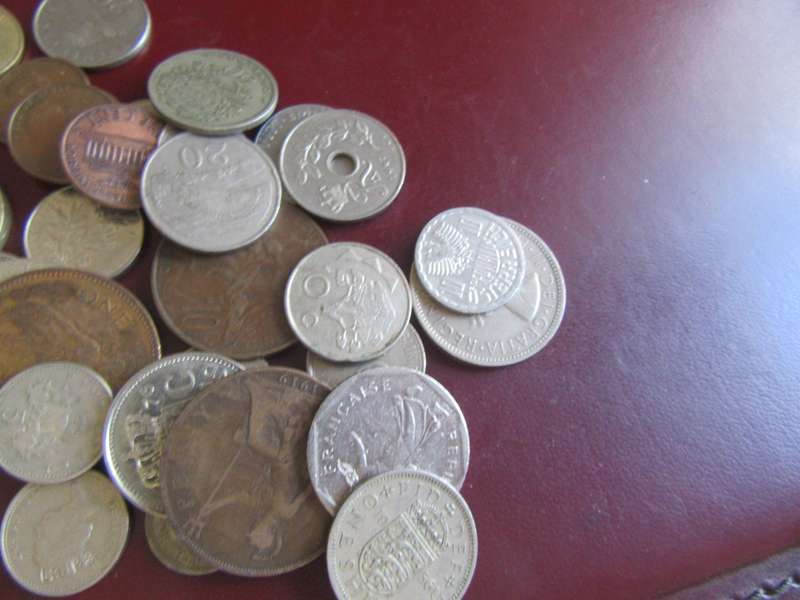 195ASSORTED INTERNATIONAL COINS - AS PER SCAN - BID PER ITEM - FA 2.5.