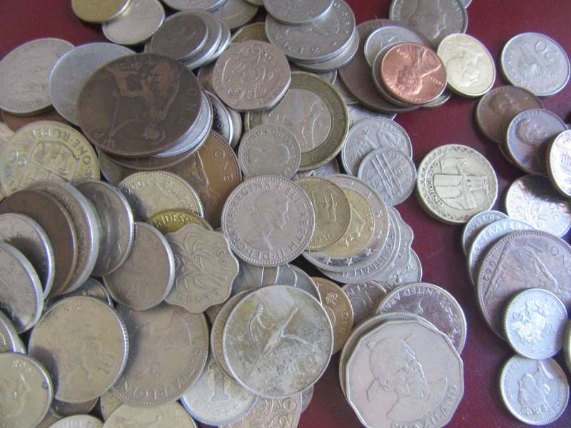 195ASSORTED INTERNATIONAL COINS - AS PER SCAN - BID PER ITEM - FA 2.5.