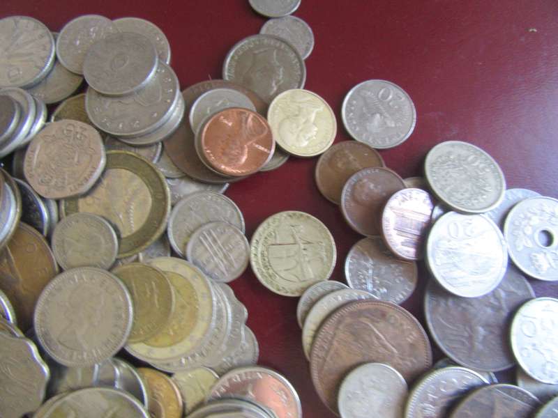195ASSORTED INTERNATIONAL COINS - AS PER SCAN - BID PER ITEM - FA 2.5.