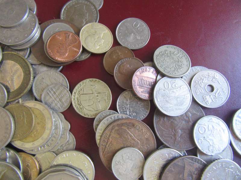 195ASSORTED INTERNATIONAL COINS - AS PER SCAN - BID PER ITEM - FA 2.5.