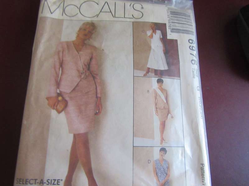 MC CALL'S NO..6976 - SIZE  G20.22,24 - COMPLETE
