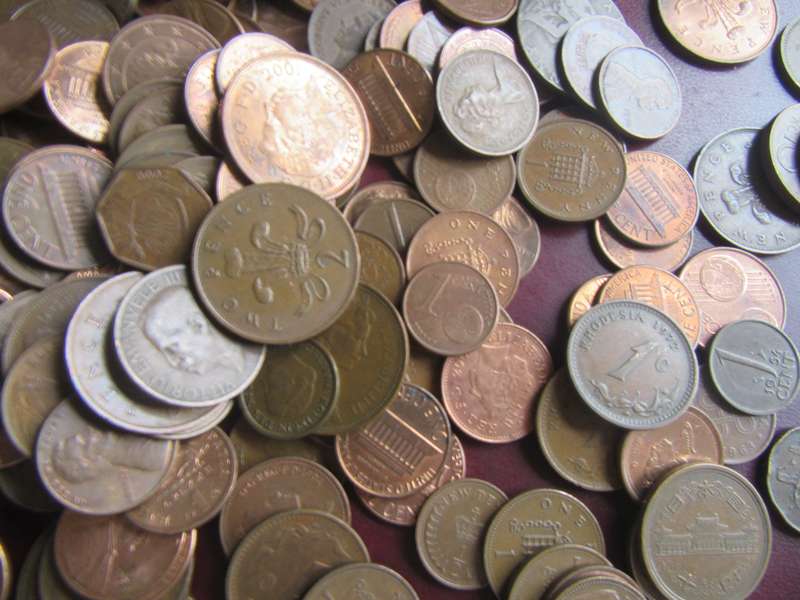 200NTERNATIONAL COPPER COINS - AS PER SCAN - BID PER ITEM