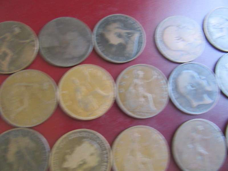 BARGAIN - 30 OLD UK PENNIES /VARIOUS YEARS - AS PER SCAN - BID PER ITEM -FA1
