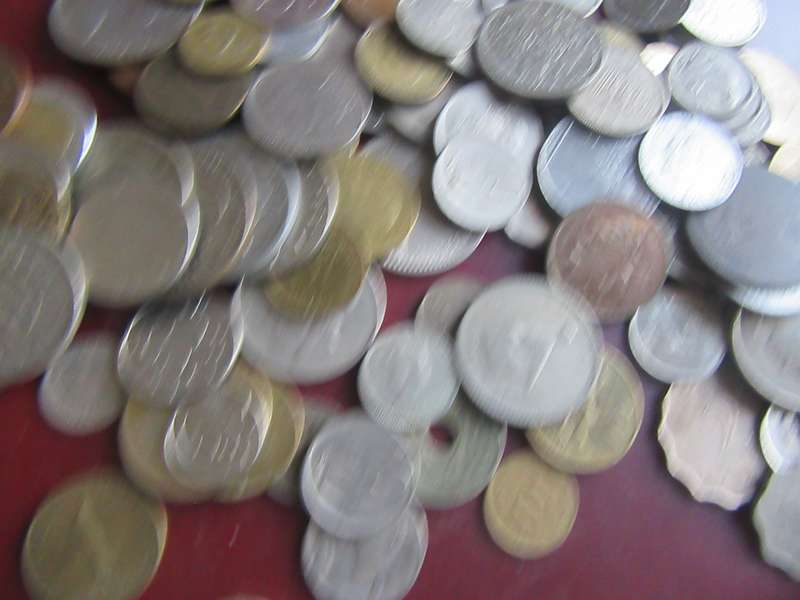 GOOD START FOR THE BEGINNER - 100 ASSORTED INTERNATIONAL COINS- AS  PER SCAN - BID PER ITEM - WS2