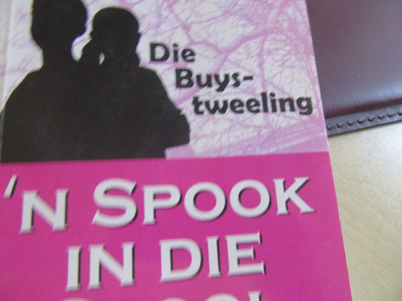 AFRIKAANSE BOOK CLEARANCE - 5 VARIOUS - AS PER SCAN - BID PER ITEM