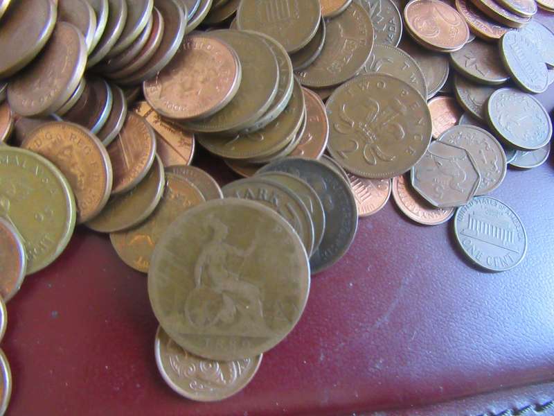 200 INTERNATIONAL COPPER COINS - AS PER SCAN - BID PER ITEM