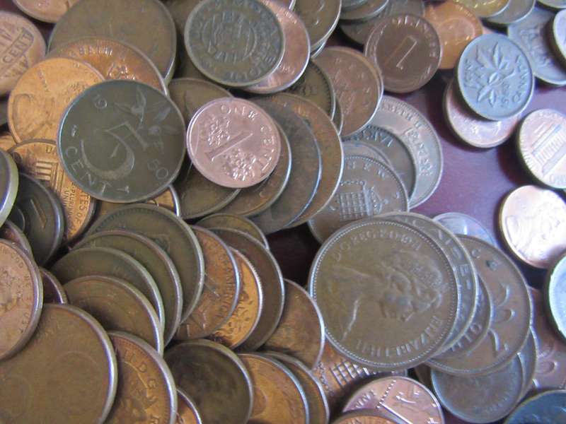 200 INTERNATIONAL COPPER COINS - AS PER SCAN - BID PER ITEM
