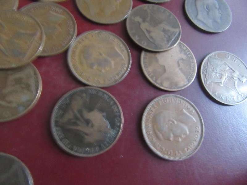 BARGAIN - 35 OLD UK PENNIES /VARIOUS YEARS - AS PER SCAN - BID PER ITEM