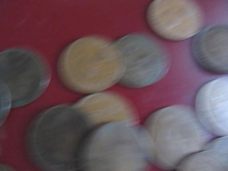 BARGAIN - 35 OLD UK PENNIES /VARIOUS YEARS - AS PER SCAN - BID PER ITEM