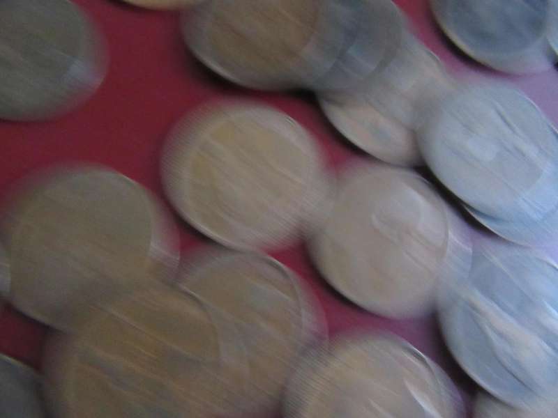 BARGAIN - 35 OLD UK PENNIES /VARIOUS YEARS - AS PER SCAN - BID PER ITEM