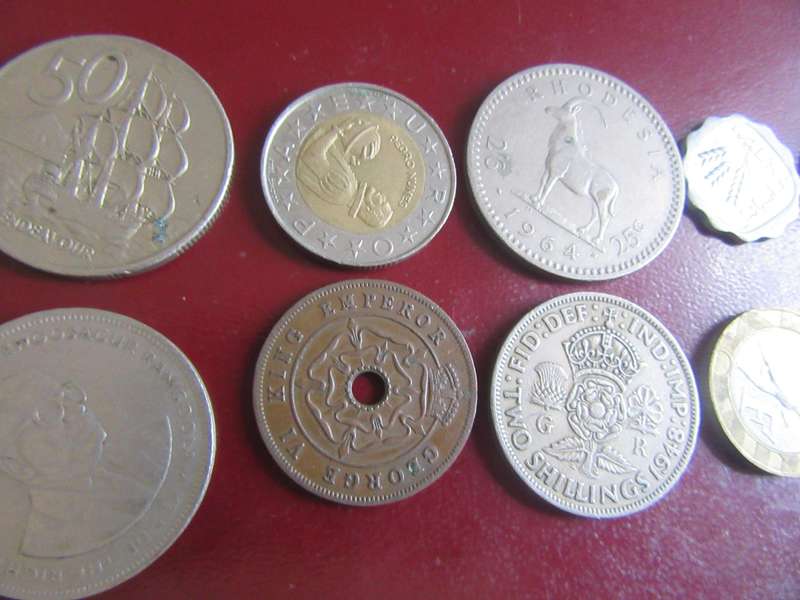 GOOD START FOR THE BEGINNER - 10 INTERNATIONAL COINS - AS PER SCAN - CO63