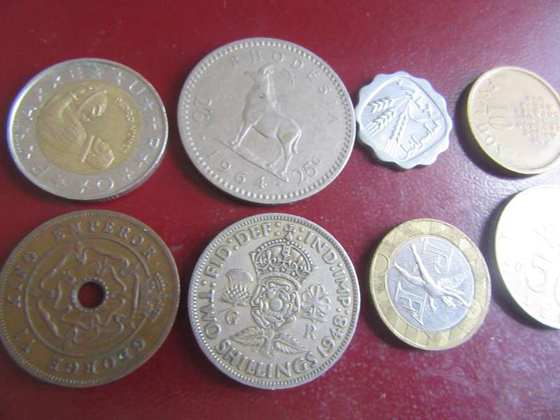 GOOD START FOR THE BEGINNER - 10 INTERNATIONAL COINS - AS PER SCAN - CO63