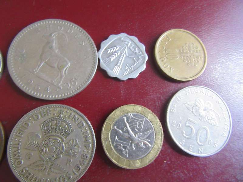 GOOD START FOR THE BEGINNER - 10 INTERNATIONAL COINS - AS PER SCAN - CO63