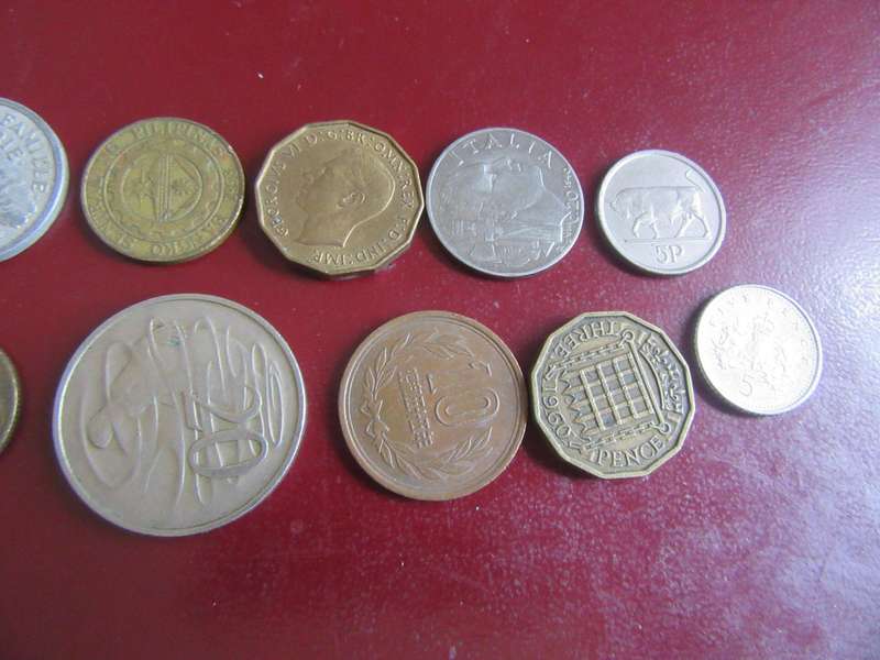 GOODSTART FOR THE BEGINNER - 10 INTERNATIONAL COINS - AS PER SCAN -CO34