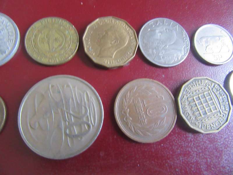 GOODSTART FOR THE BEGINNER - 10 INTERNATIONAL COINS - AS PER SCAN -CO34