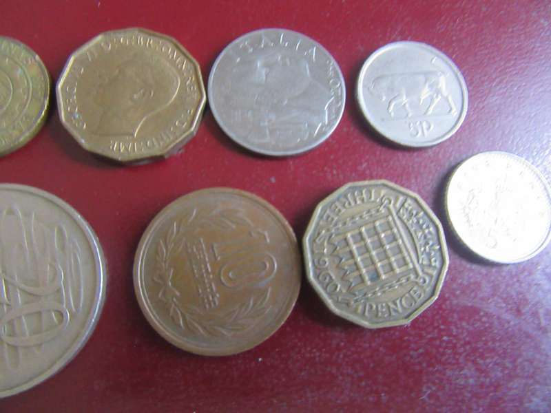 GOODSTART FOR THE BEGINNER - 10 INTERNATIONAL COINS - AS PER SCAN -CO34