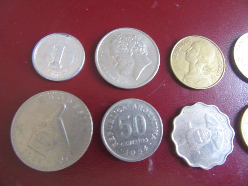 GOOD START FOR THE BEGINNER - 10 INTERNATIONAL COINS - AS PER SCAN - R3