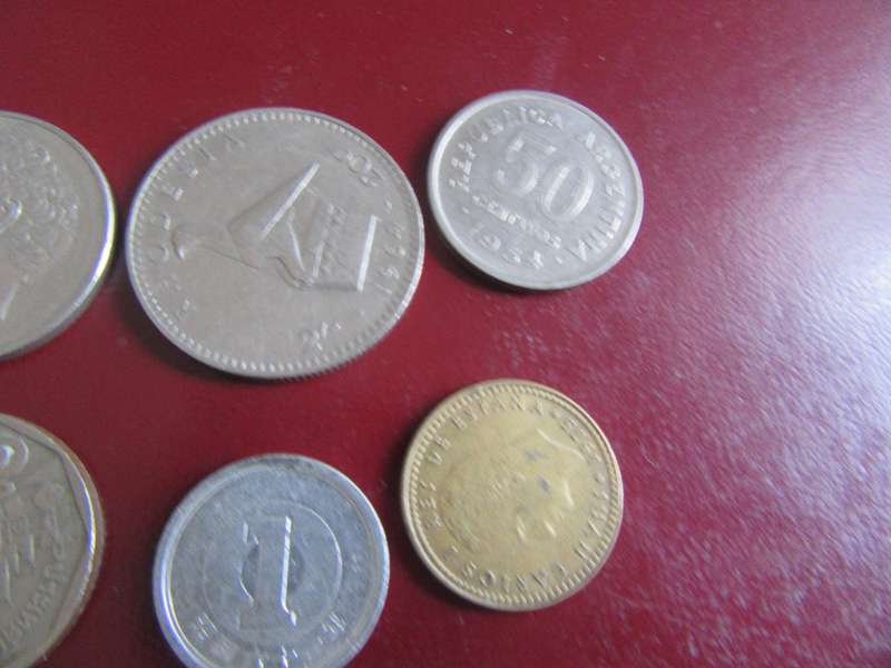 GOOD START FOR THE BEGINNER - 10 INTERNATIONAL COINS - AS PER SCAN- R3
