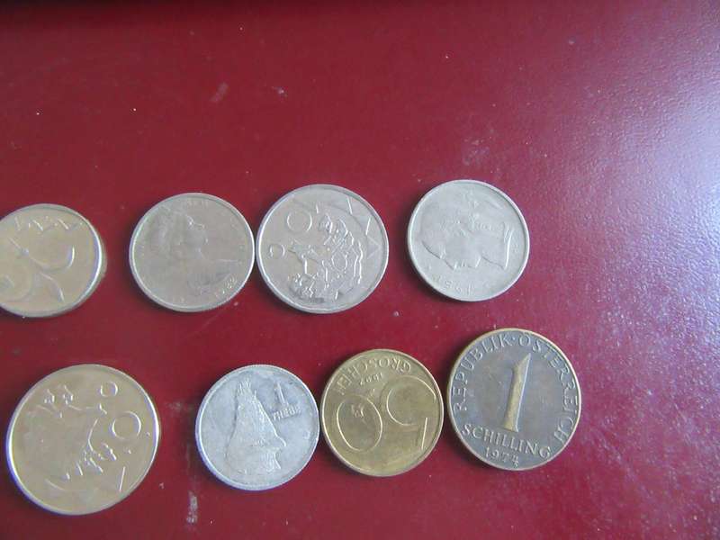 GOODSTART FOR THE BEGINNER - 10INTERNATIONAL COINS - AS PER SCAN - CO10