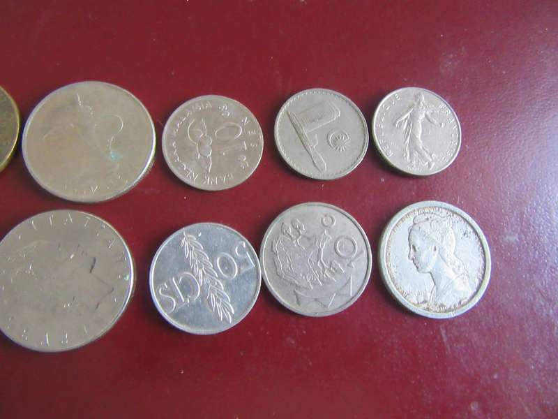 GOOD START FOR THE BEGINNER - 10 INTERNATIONAL COINS - AS PER SCAN - CO20