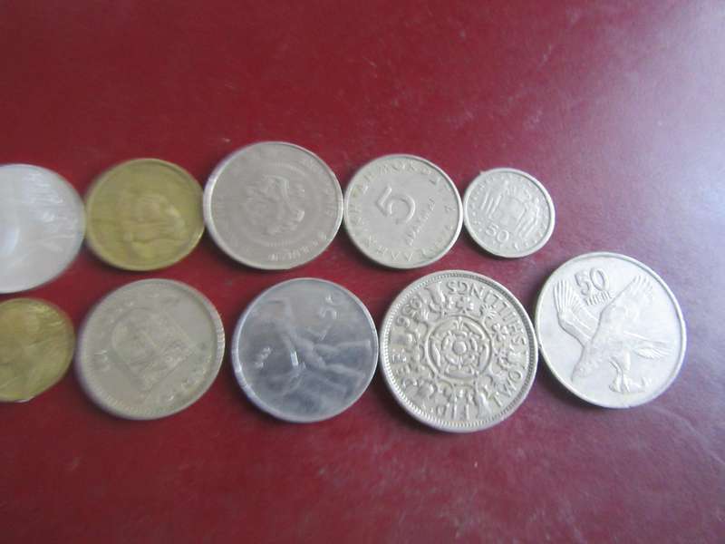 GOOD START FOR THE BEGINNER - 10INTERNATIONAL COINS - AS PER SCAN - R1