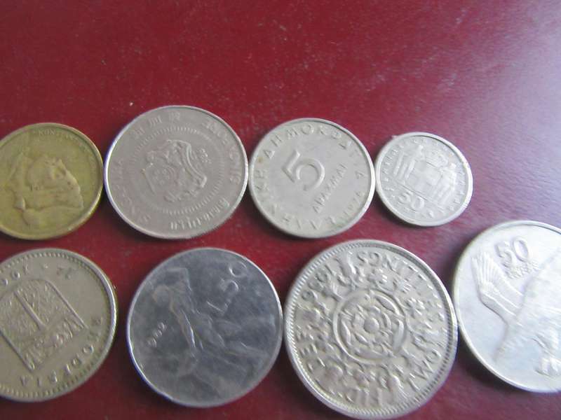 GOOD START FOR THE BEGINNER - 10INTERNATIONAL COINS - AS PER SCAN - R1