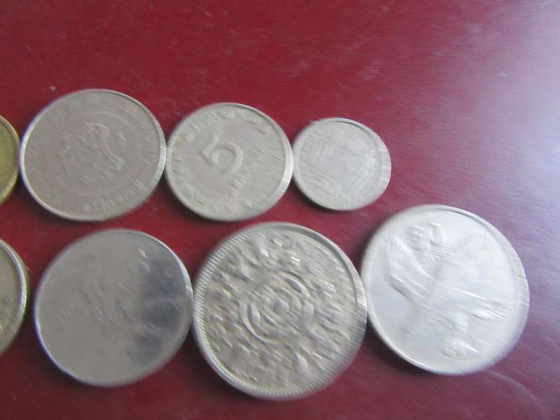 GOOD START FOR THE BEGINNER - 10INTERNATIONAL COINS - AS PER SCAN - R1