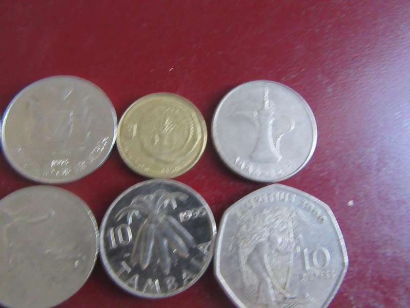 GOOD START FOR THE BEGINNER - 10 INTERNATIONAL COINS - AS PER SCAN -R2