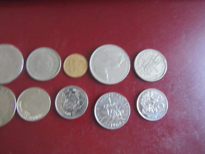 GOOD START FOR THE BEGINNER - 10 INTERNATIONAL COINS - AS PER SCAN - AS9A
