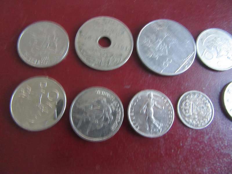 GOOD START FOR THE BEGINNER - 10 INTERNATIONAL COINS - AS PER SCAN -AS3