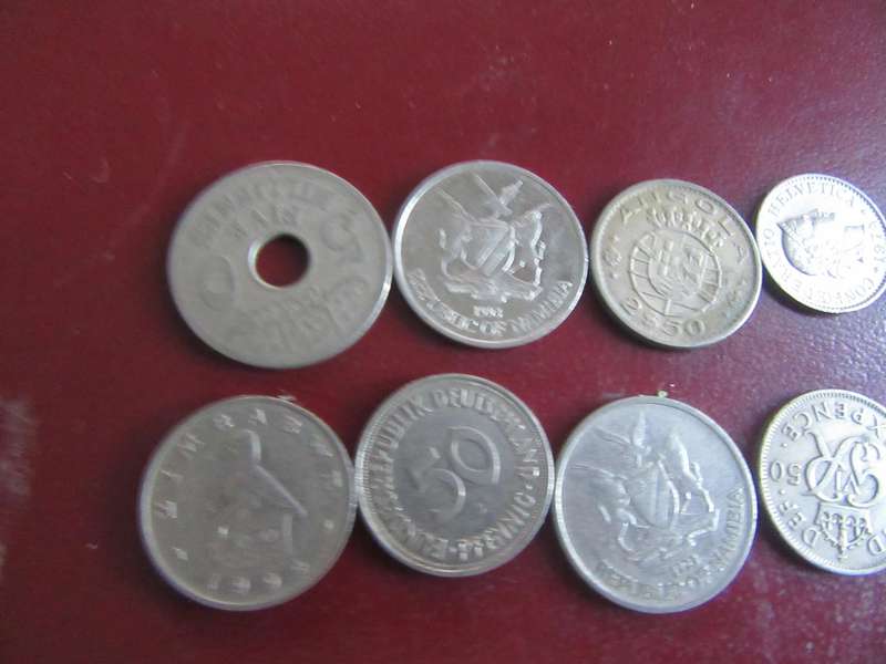 GOOD START FOR THE BEGINNER - 10 INTERNATIONAL COINS - AS PER SCAN -AS18