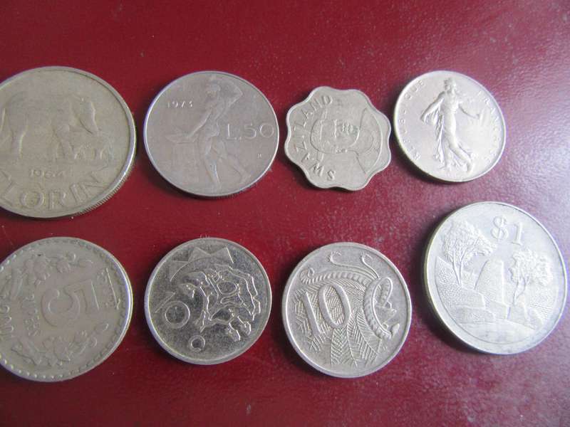 GOOD START FOR THE BEGINNER - 10 INTERNATIONAL COINS - AS PER SCAN- CO59