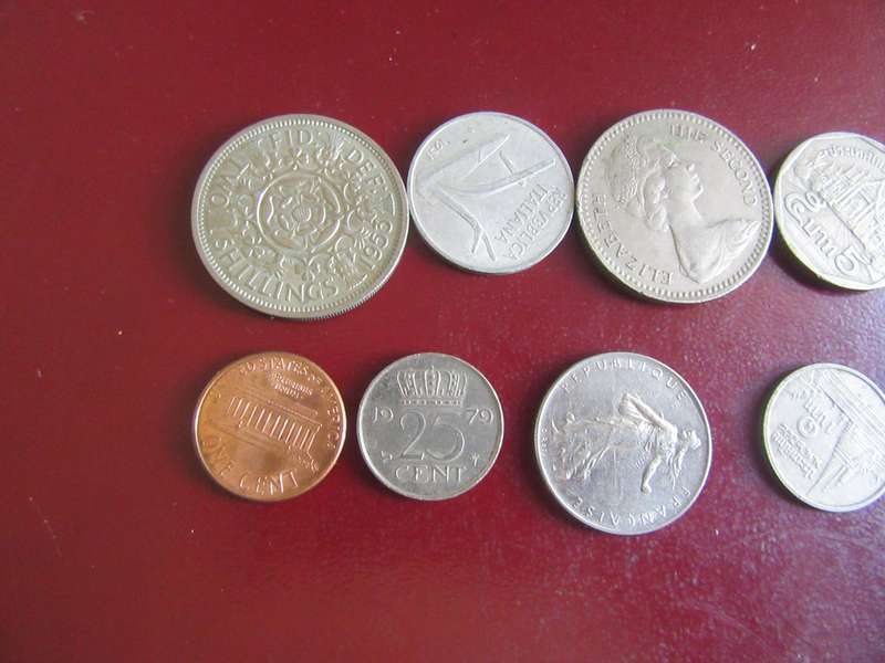 GOOD START FOR THE BEGINNER - 10 INTERNATIONAL COINS - AS PER SCAN - CO58