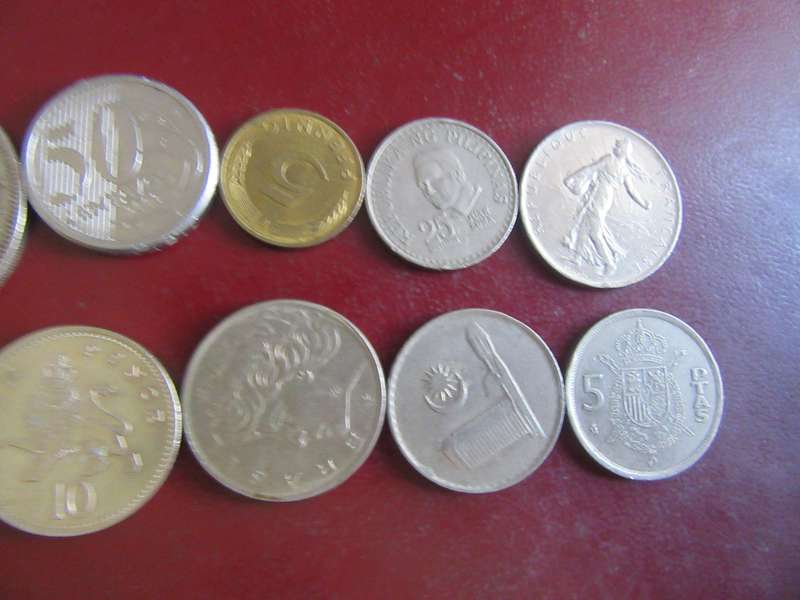 GOOD START FOR THE BEGINNER - 10INTERNATIONAL COINS - AS PER SCAN - CO57