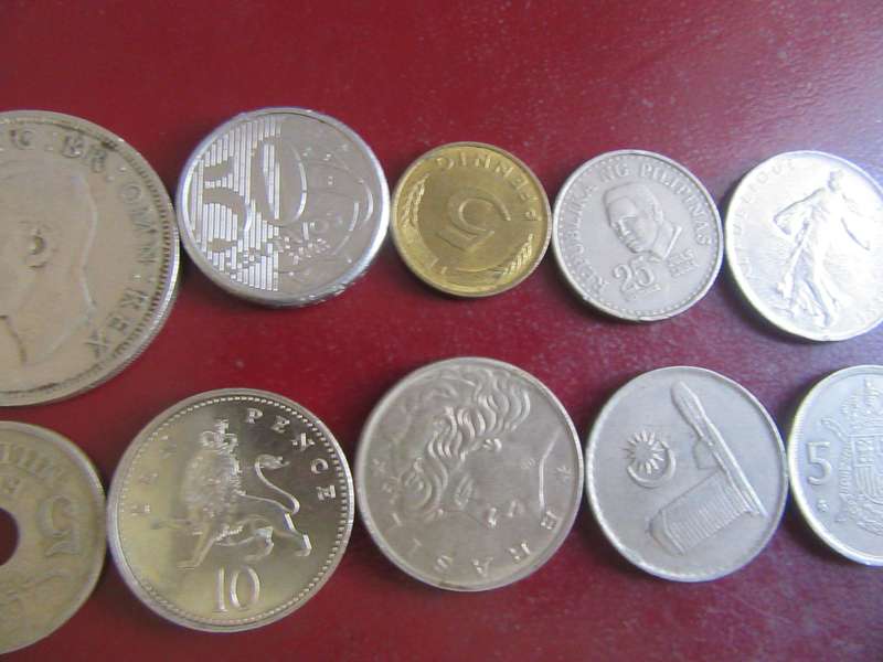 GOOD START FOR THE BEGINNER - 10INTERNATIONAL COINS - AS PER SCAN - CO57