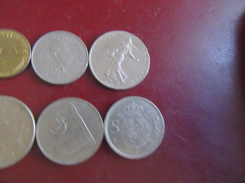 GOOD START FOR THE BEGINNER - 10INTERNATIONAL COINS - AS PER SCAN - CO57