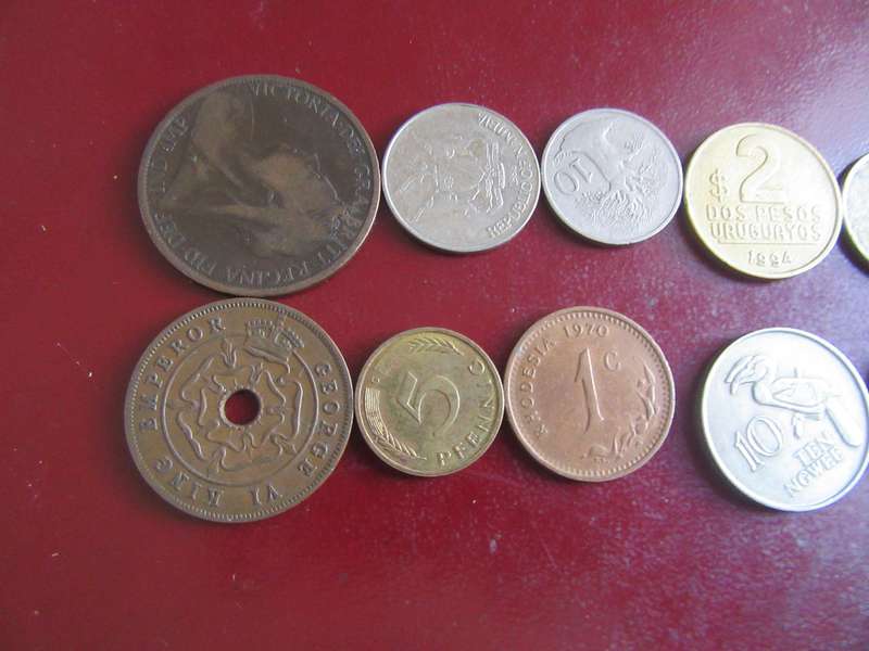 GOOD START FOR THE BEGINNER - 10 INTERNATIONAL COINS - AS PER SCAN - CO55