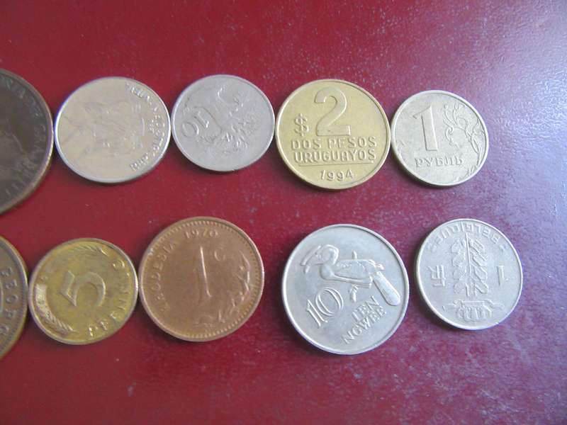 GOOD START FOR THE BEGINNER - 10 INTERNATIONAL COINS - AS PER SCAN - CO55