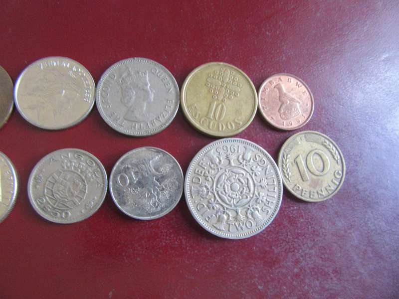 GOOD START FOR THE BEGINNER -10 INTERNATIONAL COINS - AS PER SCANM -CO54