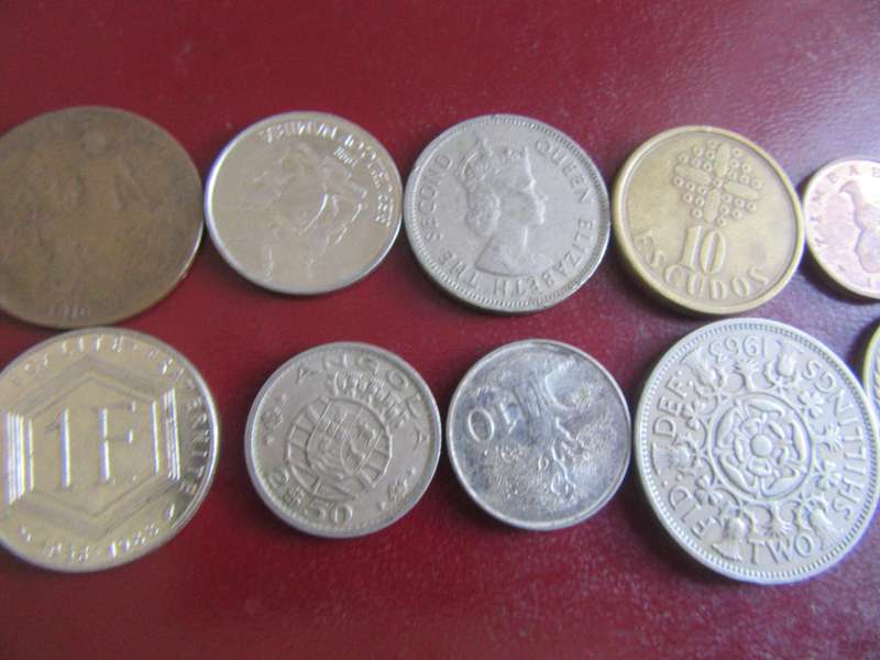 GOOD START FOR THE BEGINNER -10 INTERNATIONAL COINS - AS PER SCANM -CO54