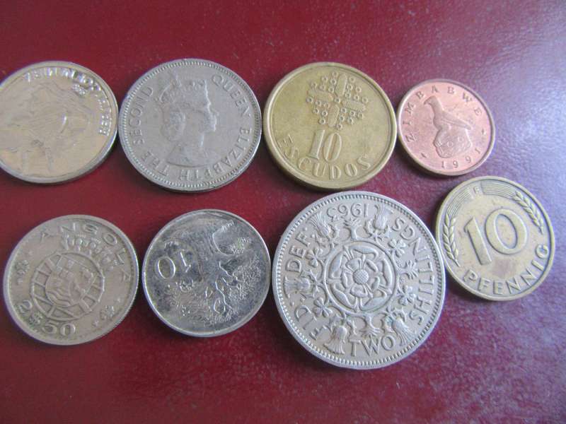 GOOD START FOR THE BEGINNER -10 INTERNATIONAL COINS - AS PER SCANM -CO54