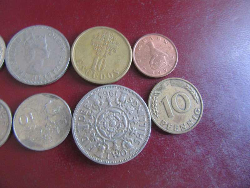 GOOD START FOR THE BEGINNER -10 INTERNATIONAL COINS - AS PER SCANM -CO54