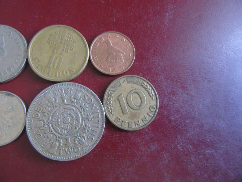 GOOD START FOR THE BEGINNER -10 INTERNATIONAL COINS - AS PER SCANM -CO54